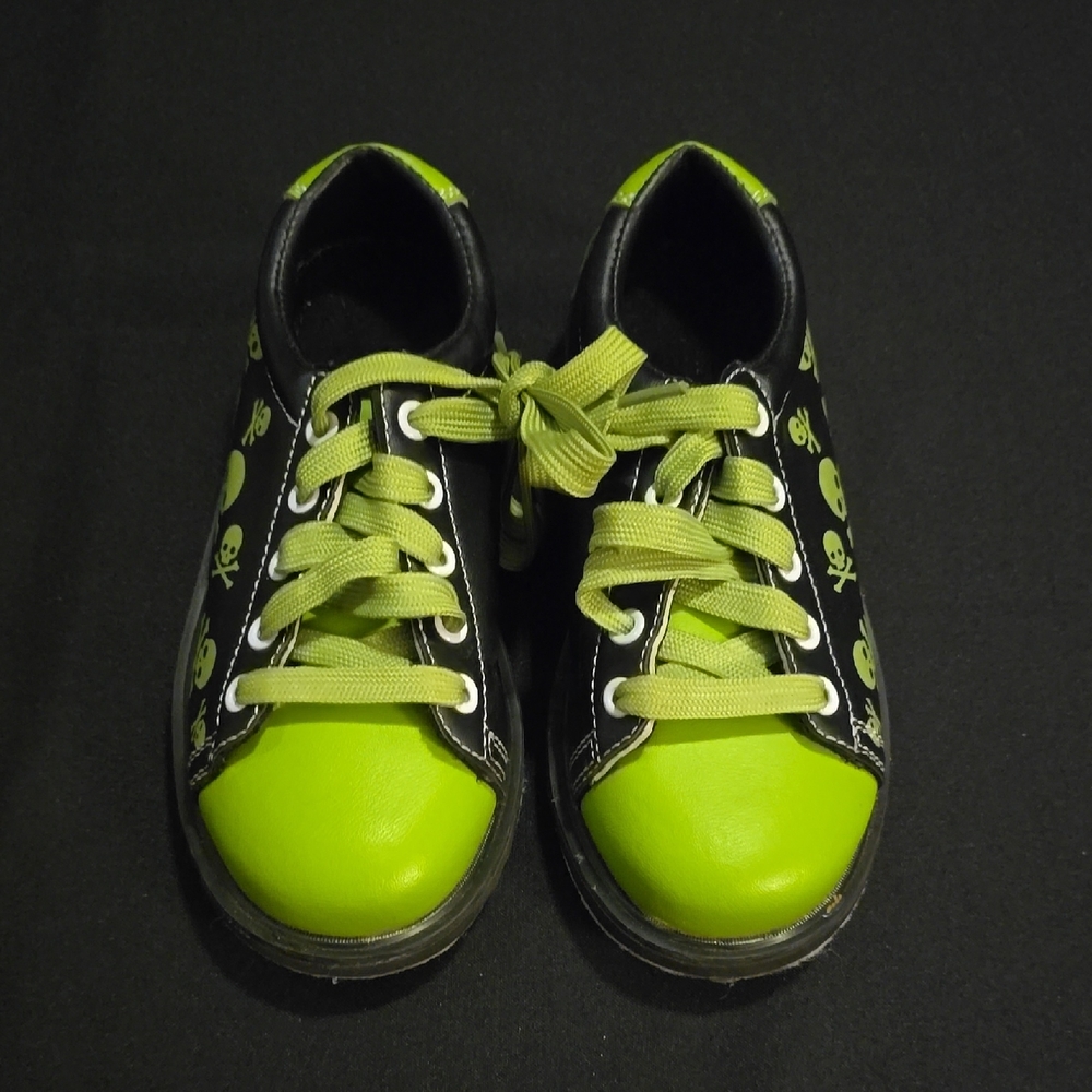 Pyramid Youth Skull Black/Green Bowling Shoes - Universal Slide Soles